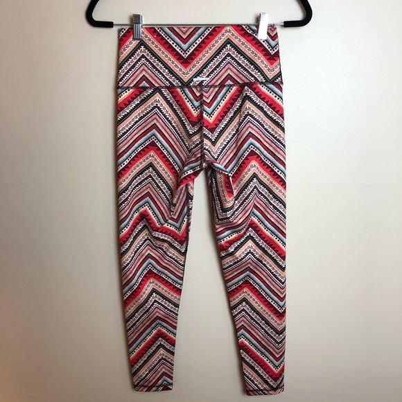 Aerie Pink Chevron Workout Leggings, Medium - Picture 6 of 6